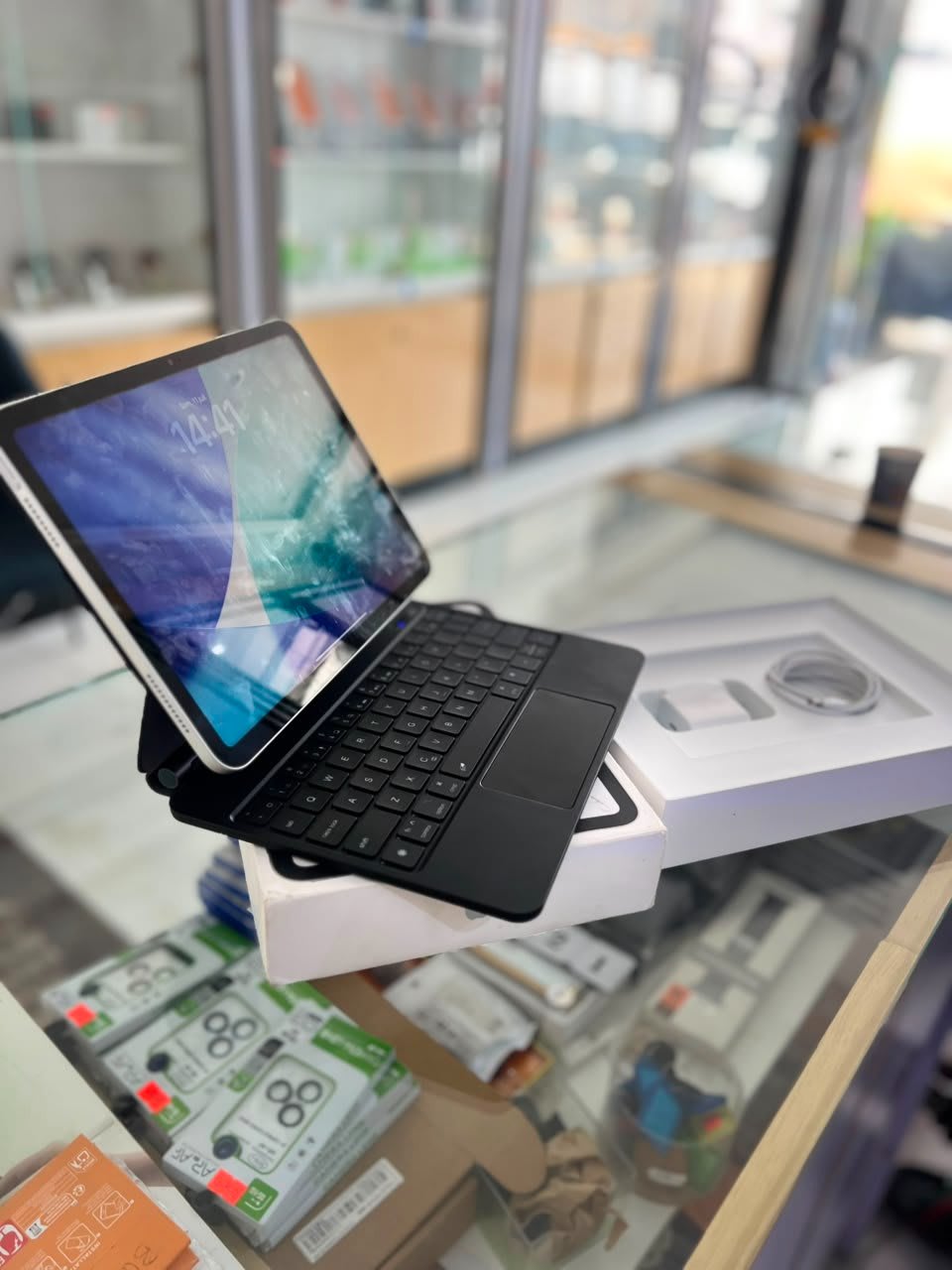 Tablette iPad A16
