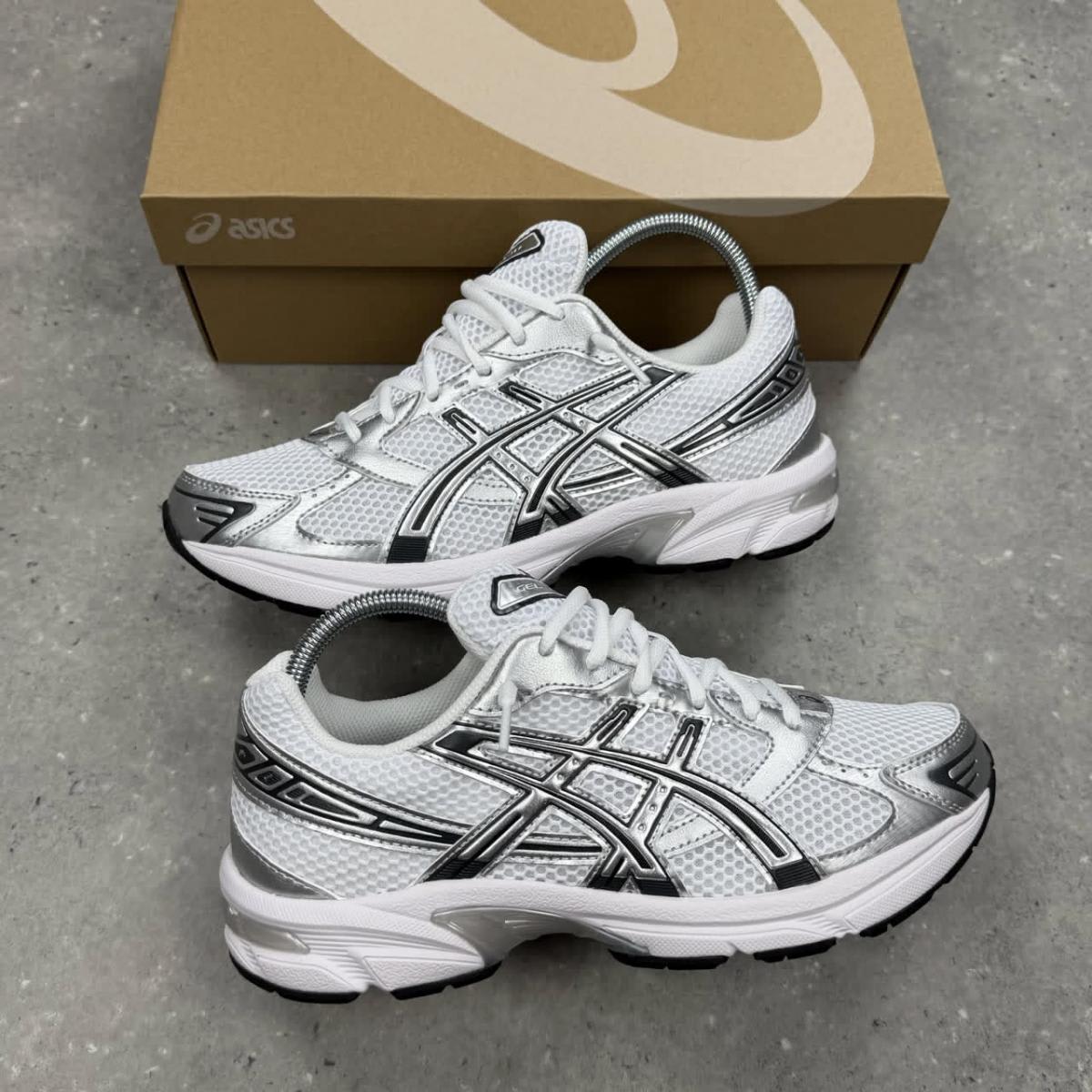 Chaussures Asics Gris Disponible  — photo 1