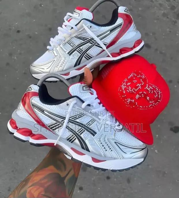 Chaussures Asics Gel Rouge Disponible  — photo 1