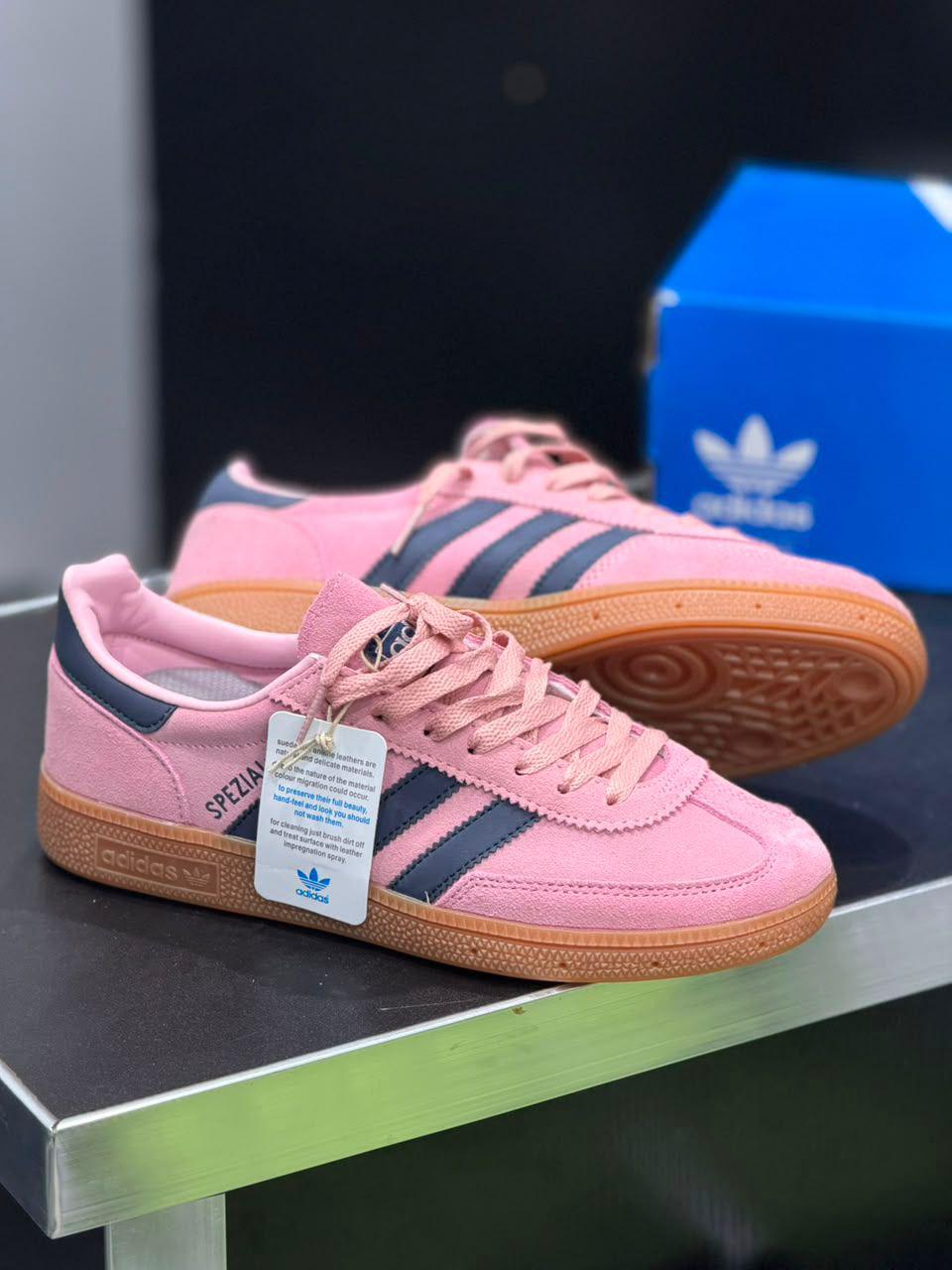 Chaussures Adidas Spezial Disponible  — photo 1