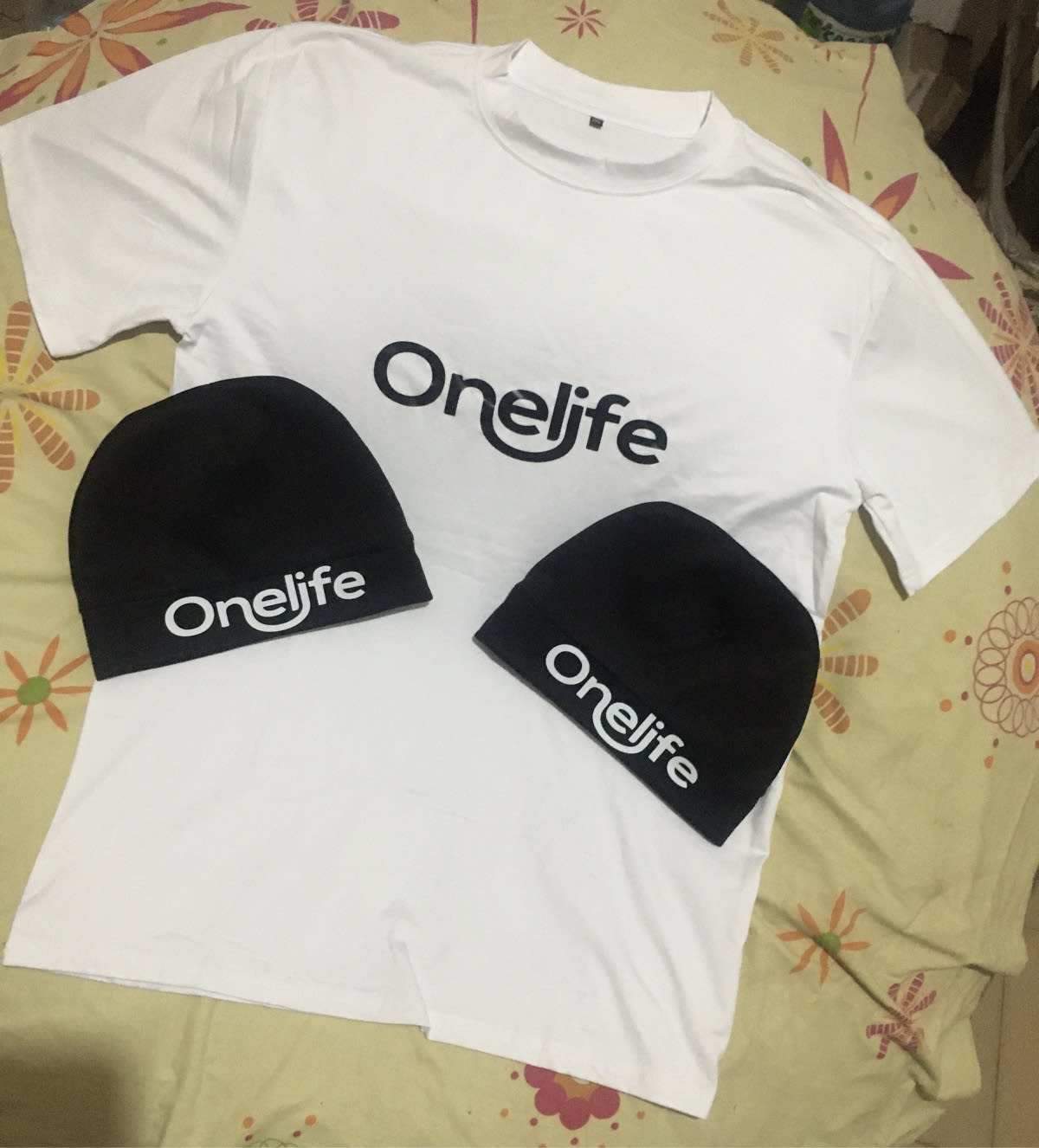 vente de vetement et bonnet haute qualite avec notre marque onelife🛍 — photo 1