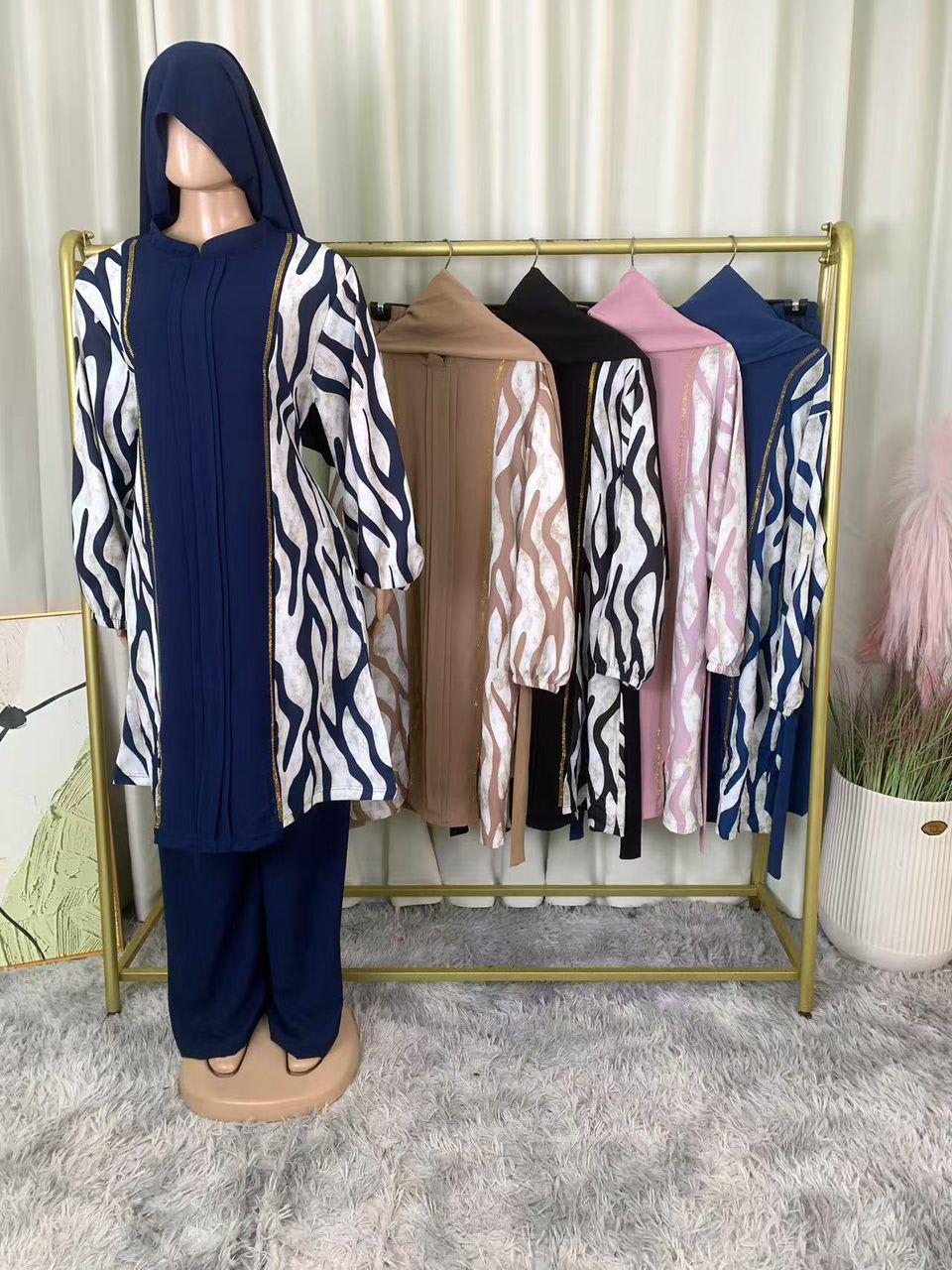 Ensemble Dubaï Femme Disponible  — photo 1