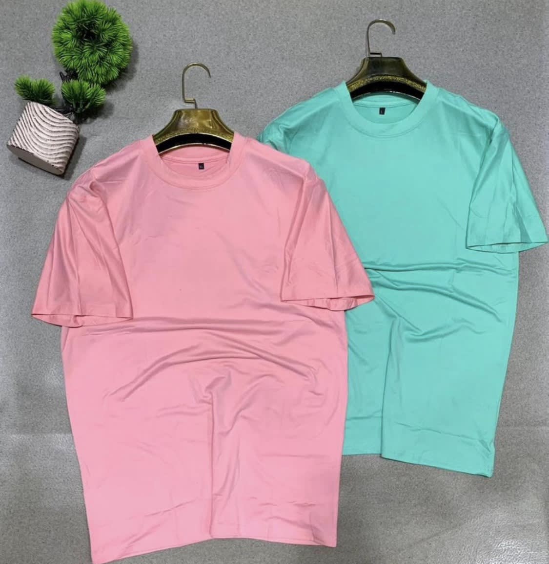 Tee-shirts  — photo 1