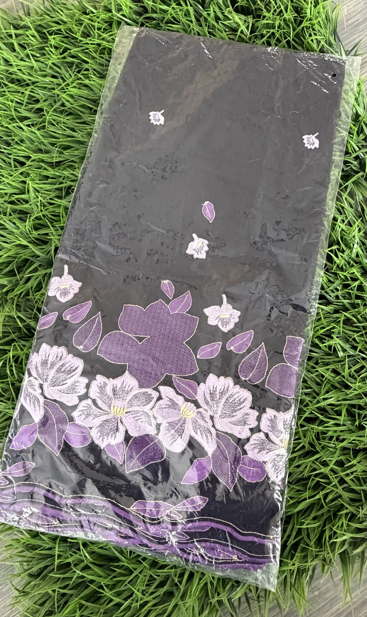 Voile brodée à carreaux  — photo 1