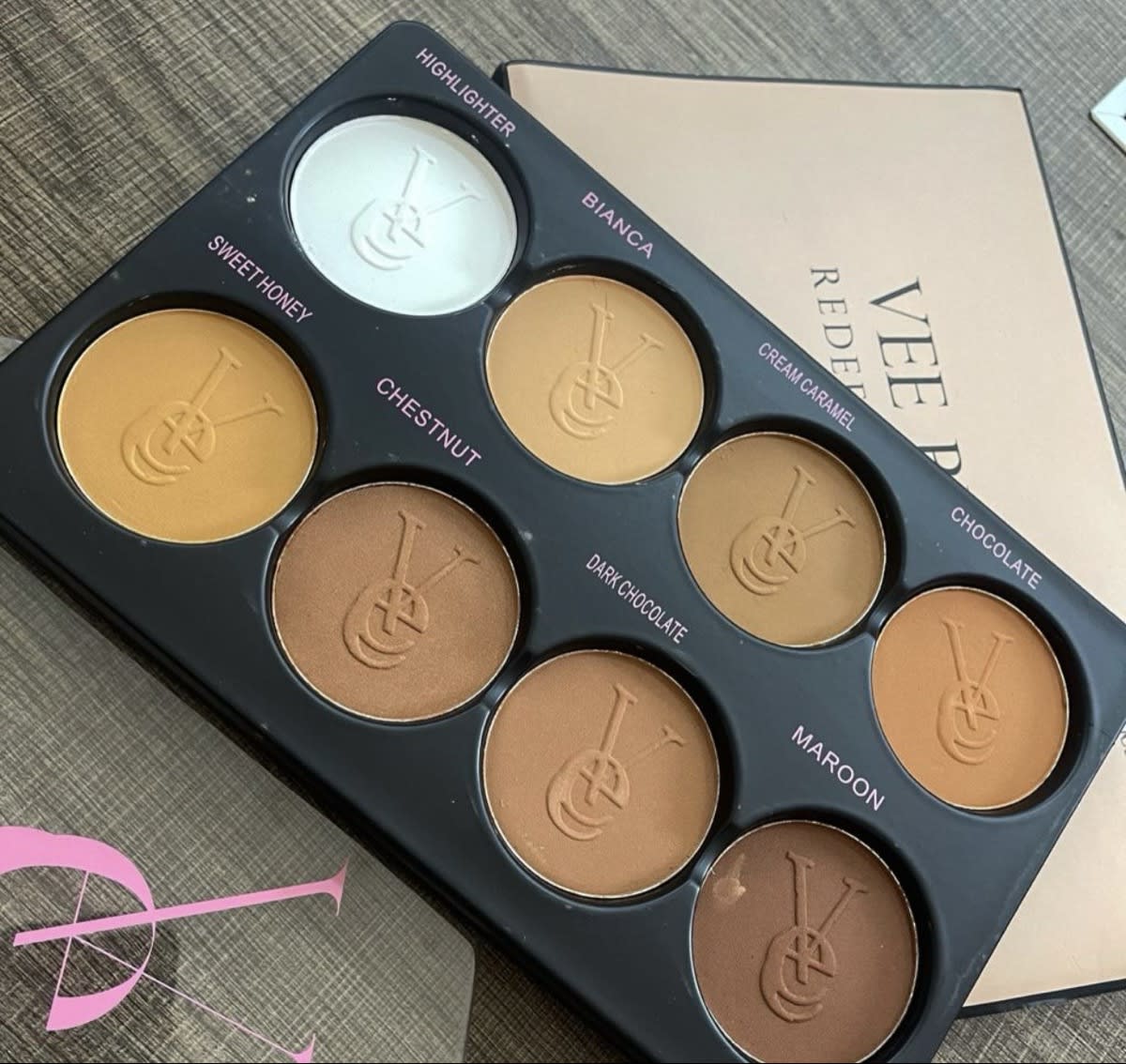 PALETTE VEE BEAUTY — photo 1