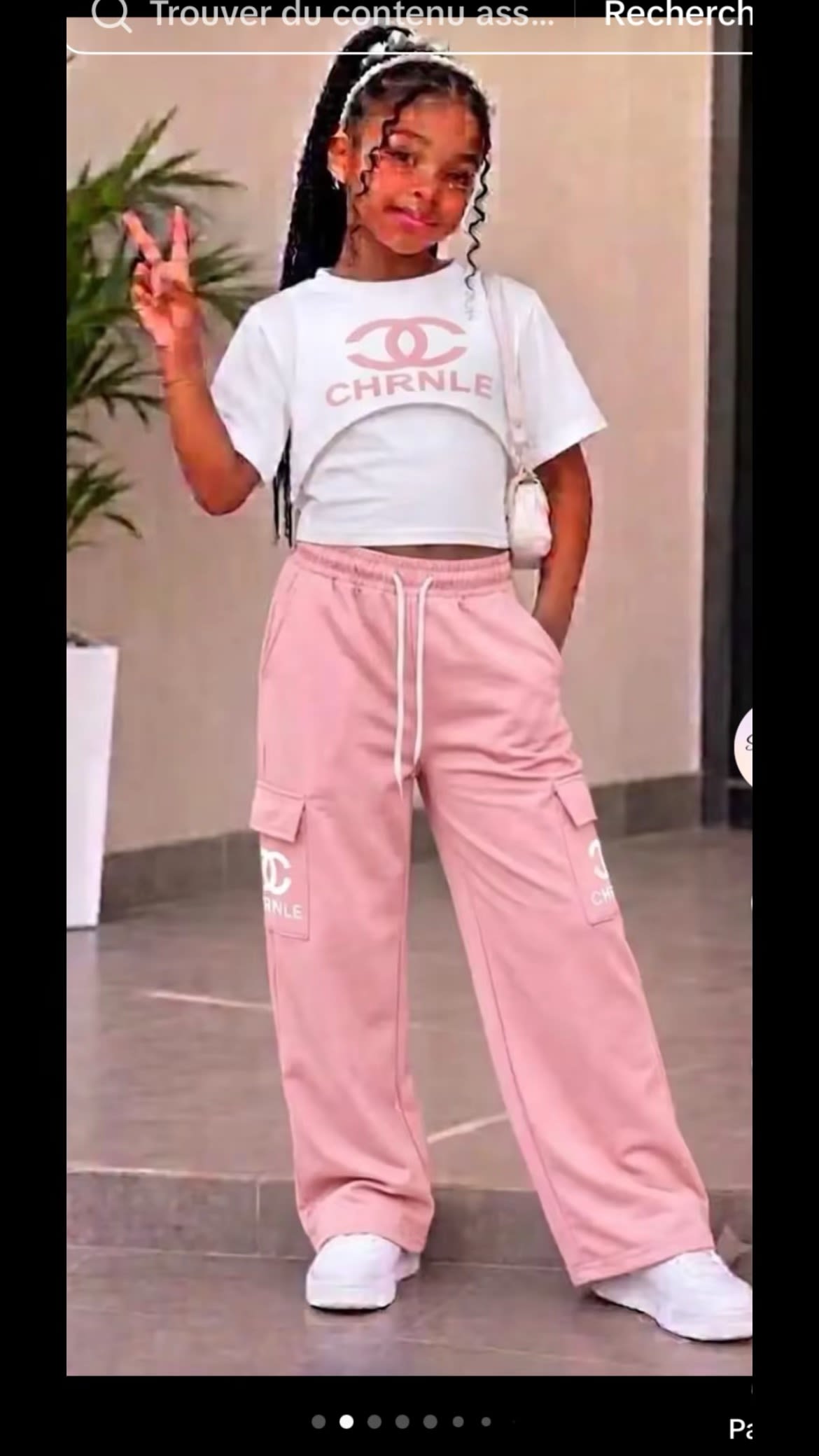 vetements de jeunes filles — photo 1