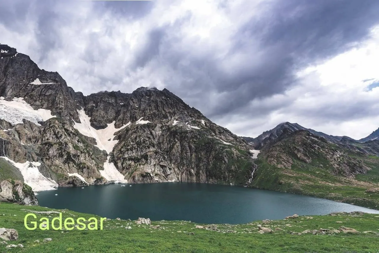 Barafsar Lake trek