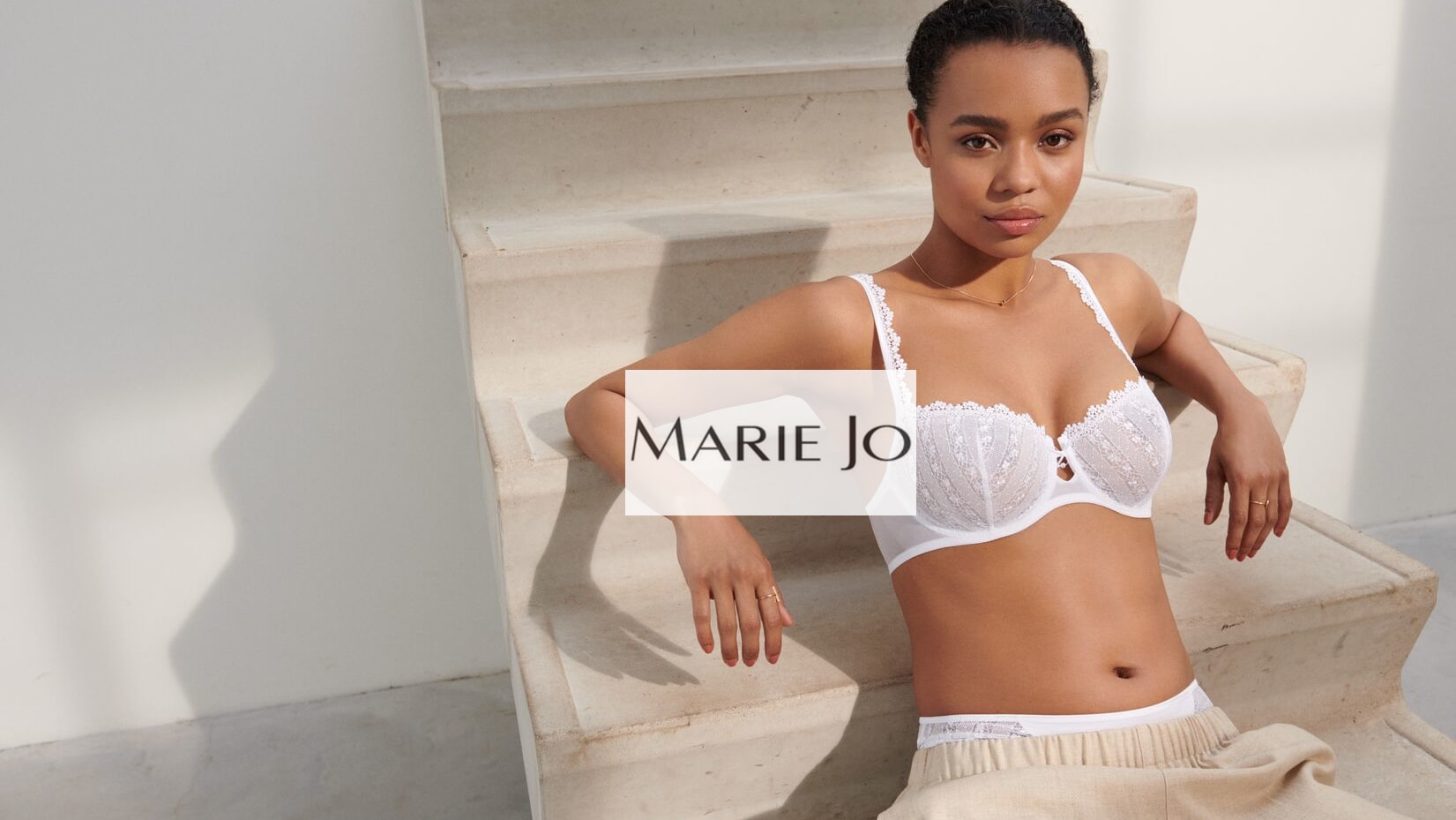 Le String Marie Jo Ayama: Élégance et Confort pour la Femme Moderne