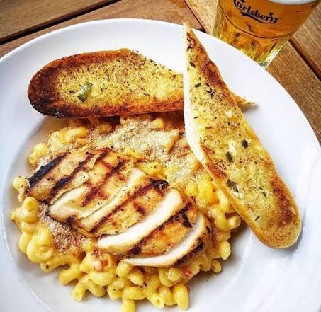 Twisted Mac, Chicken & Cheese