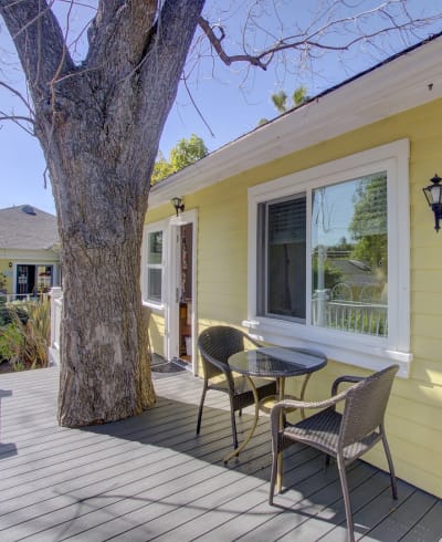 Secret Garden Inn & Cottages