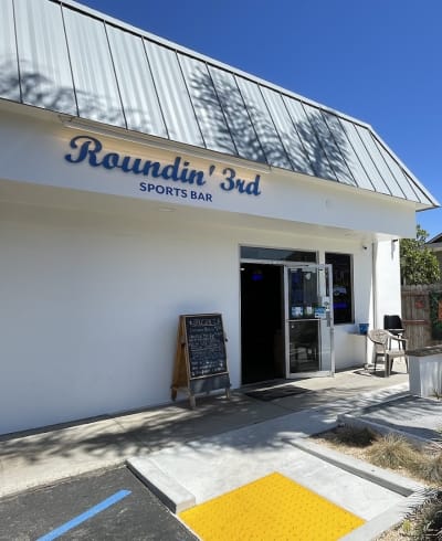 Roundin Third Sports Bar