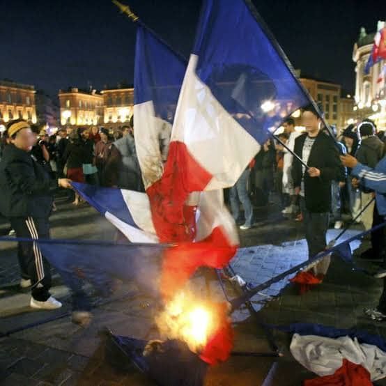 Attention,  souveraineté n'est pas " souverainerie" et " panafricanisme  n'est pas " panafric...anerie"!