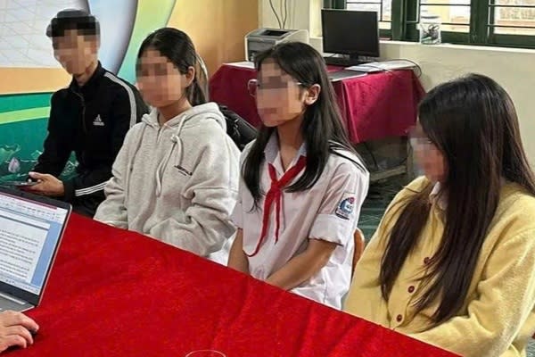 Hai nhóm nữ sinh lớp 9 lập nhóm chat trên Facebook để hẹn đánh nhau