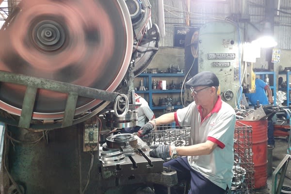 Doanh nghiệp ồ ạt sửa kế hoạch 2025: Nơi giảm sâu, chỗ tăng lãi 87%