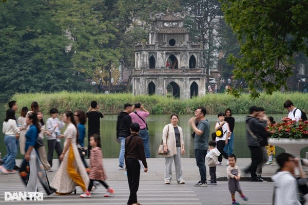 Hướng dẫn trải nghiệm trọn vẹn Techfest 2025 tại phố đi bộ Hồ Gươm