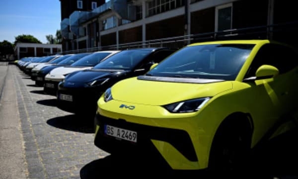 Doanh số xe điện toàn cầu trên đà chậm lại sau khi Trung Quốc siết ưu đãi