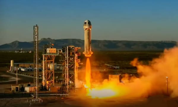 Blue Origin sắp đưa người ngồi xe lăn đầu tiên lên vũ trụ