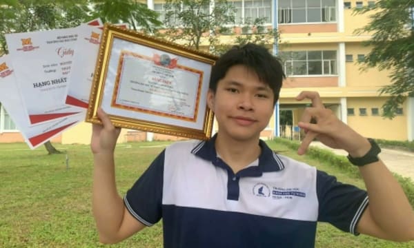 Nam sinh chuyên Hóa thành quán quân Olympic Vật lý toàn quốc