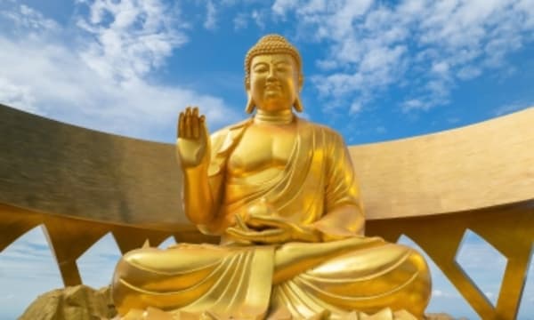 Tượng Phật cao 7,2 m tại núi Bà Đen