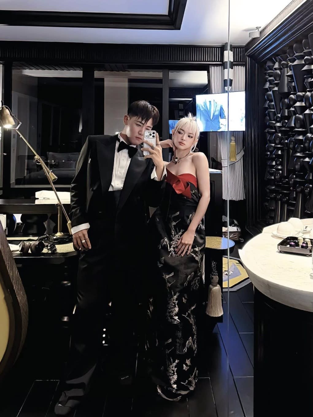 Con gái tỷ phú Johnathan Hạnh Nguyễn ghi điểm vì sự chu đáo với mẹ chồng - 3