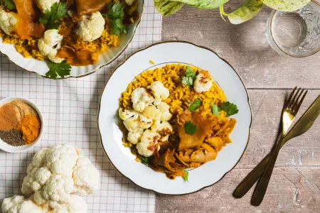 Pilaf met geroosterde bloemkool