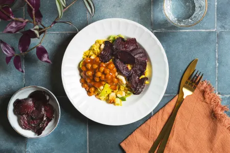 Gele orzo met prei en grillkaas