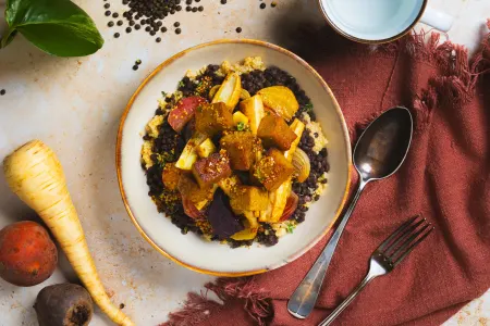 Linzen-quinoa bowl met seitan