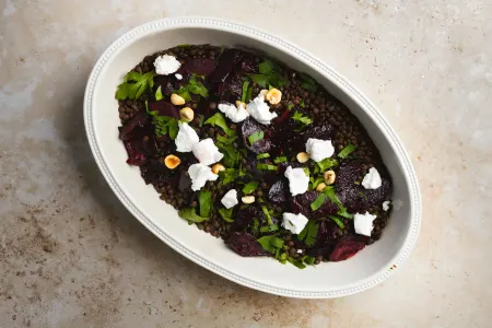 LUNCHGERECHT: Linzensalade met geroosterde biet