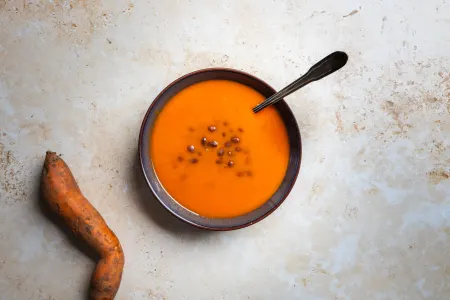LUNCH- OF VOORGERECHT: Zoeteaardappelsoep