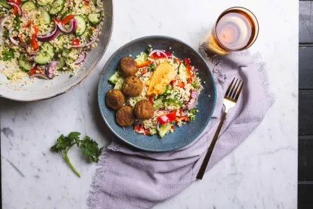 Snelle bulgursalade met falafel