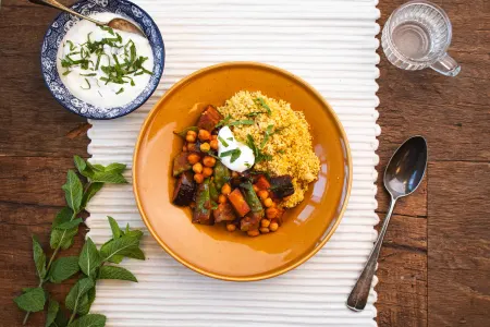 Kikkererwten-tajine met aubergine