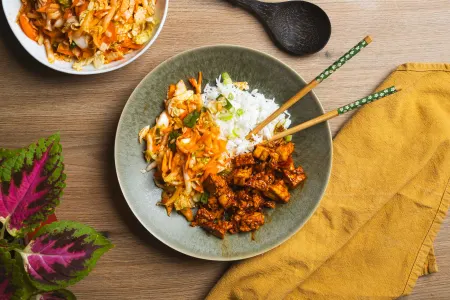 Koreaanse tofu met snelle kimchi