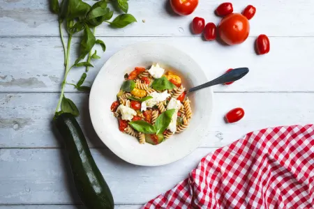 Fusilli met zomergroenten,