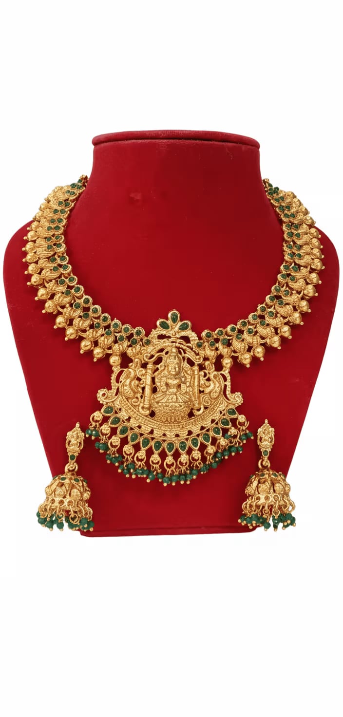 Temple jewellery set