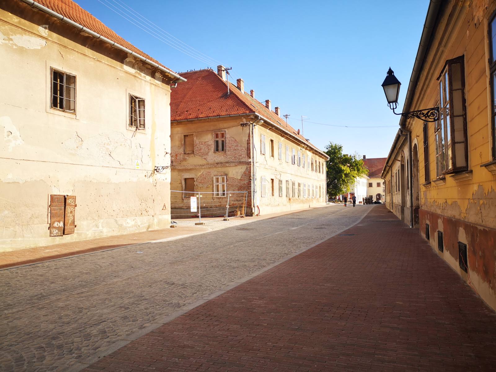 Galerija Waldinger: Izložba slikara Tonka Smokvine “Prostori života”
