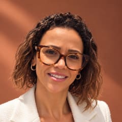 Dra. Julia Dubois Moreira