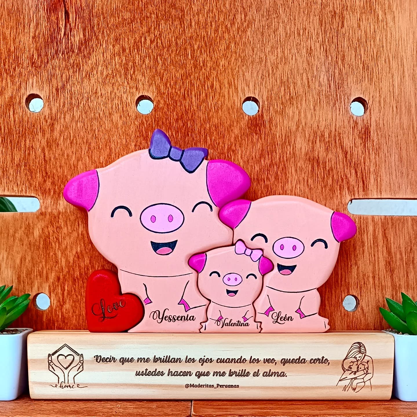 Mamá y sus 2 cerditos
