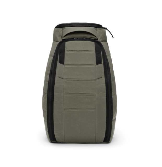 DB Hugger Backpack 30L_01