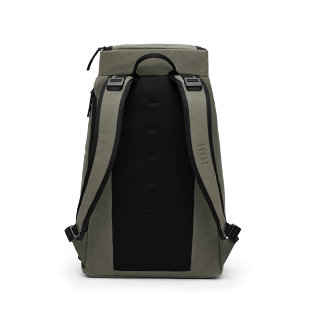 DB Hugger Backpack 30L_02