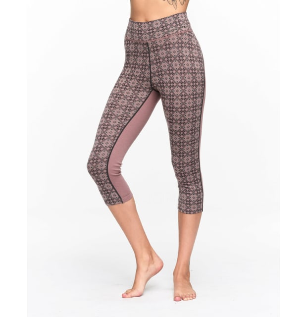 Kari Traa Rose Light Baselayer Capri Pants_02