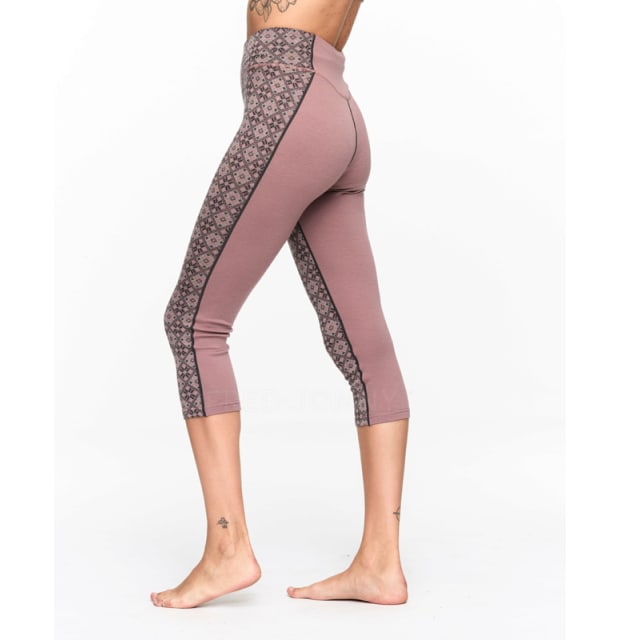 Kari Traa Rose Light Baselayer Capri Pants_03