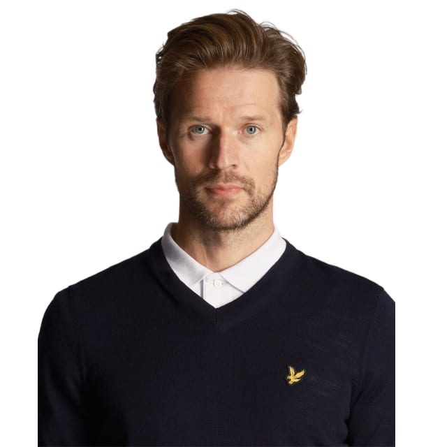 Lyle & Scott Golf V Neck Jumper_04