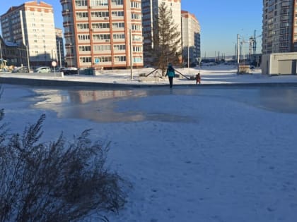 «Вода прибывает»: на улице Воронкова жители показали, как топит двор (фото)