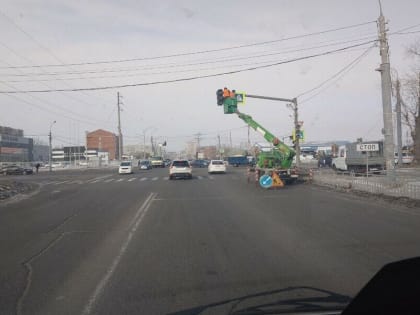 На оживленном перекрестке Благовещенска отключили светофор