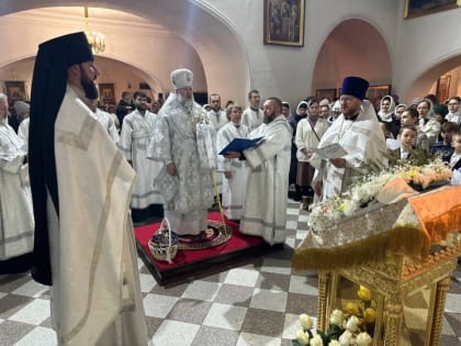 В праздник Рождества Христова глава Благовещенской епархии совершил Божественную литургию в главном храме Приамурья