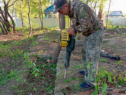 В селе Низинное рядом с Белогорском вместо пустыря появится сквер и диваны-качели