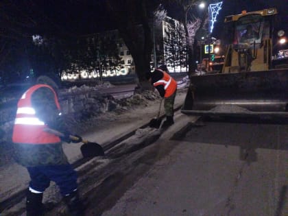 Очистка русла Бурхановки, уборка тротуаров и вывоз снега: на каких улицах поработает ГСТК сегодня?