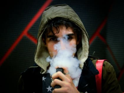 Подросток из Петербурга госпитализирован с отравлением никотином после вейпа