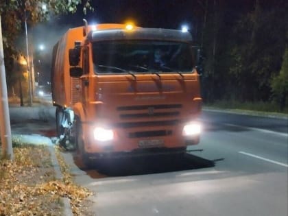 Поддержание чистоты в Благовещенске: рабочие ГСТК активно трудятся