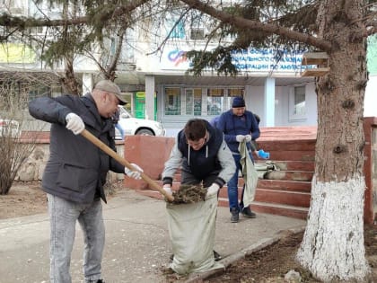 Мэр Благовещенска приехал в район затона в рабочих перчатках (фото, видео)